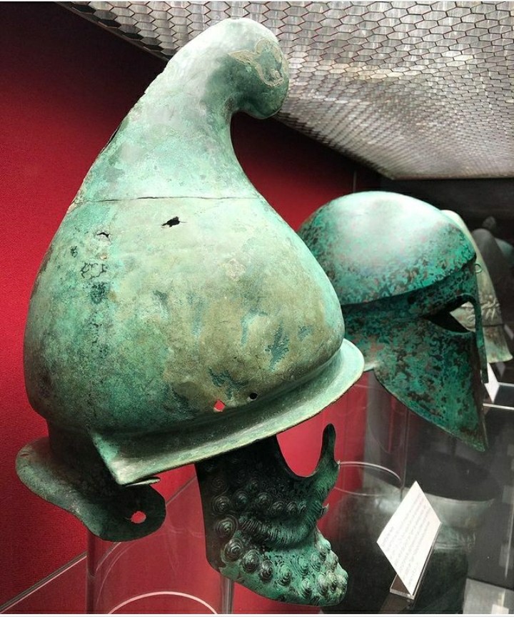 Македонски шлем од бронза, приватна колекција, најверојатно Турција